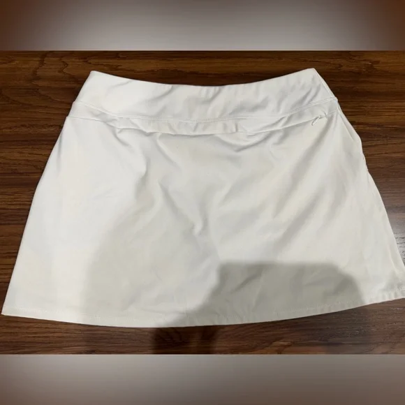 Tommy Bahama White Women's Skort - Picture 3 of 3